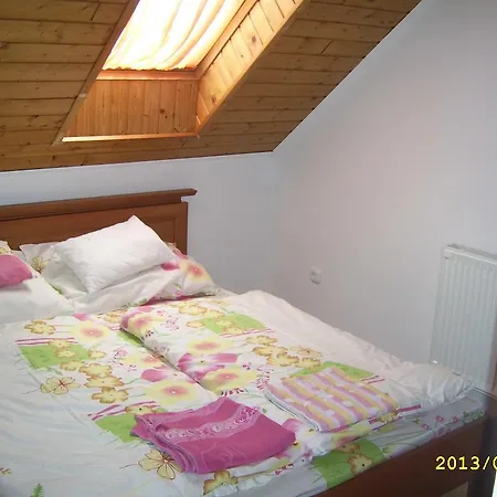 Apartment Katica Apartman Kehidakustany