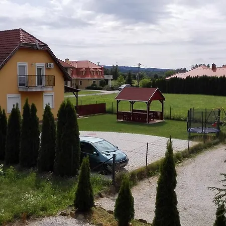 Katica Apartman * Kehidakustany