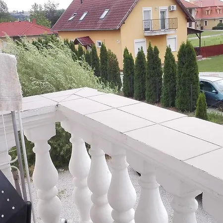 Katica Apartman Apartment Kehidakustany